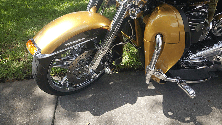 riding-light-for-harley-triglide
