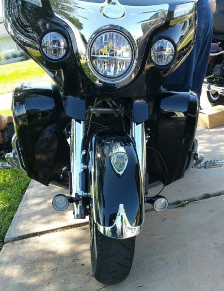 indian-roadmaster-with-motolights