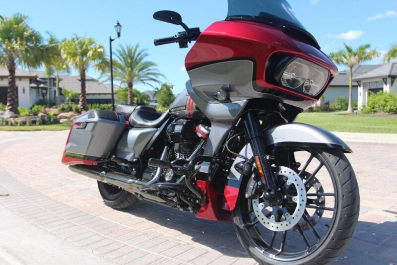 harley-road-glide-with-motolight