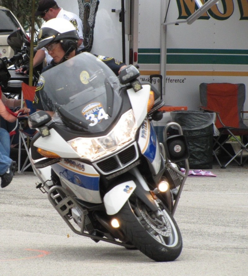 police-motorcycle-with-riding-lights